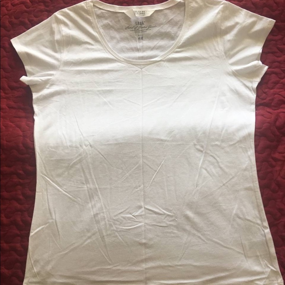 White t-shirt
